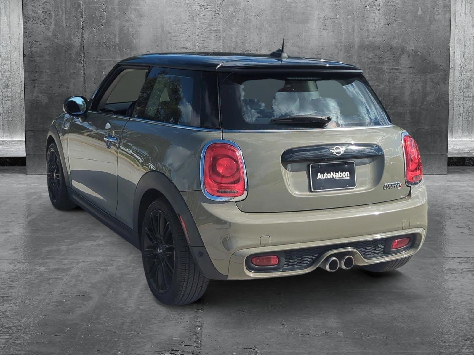 2019 MINI Cooper S Hardtop Vehicle Photo in Pembroke Pines, FL 33027