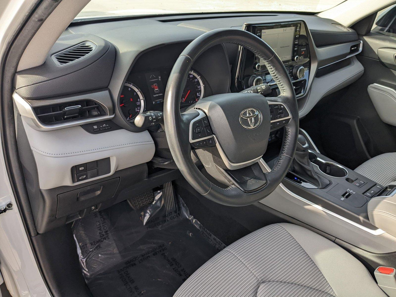 2022 Toyota Highlander Vehicle Photo in Davie, FL 33331