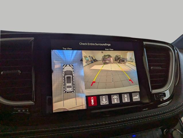 2025 Chrysler Pacifica Vehicle Photo in Oshkosh, WI 54901