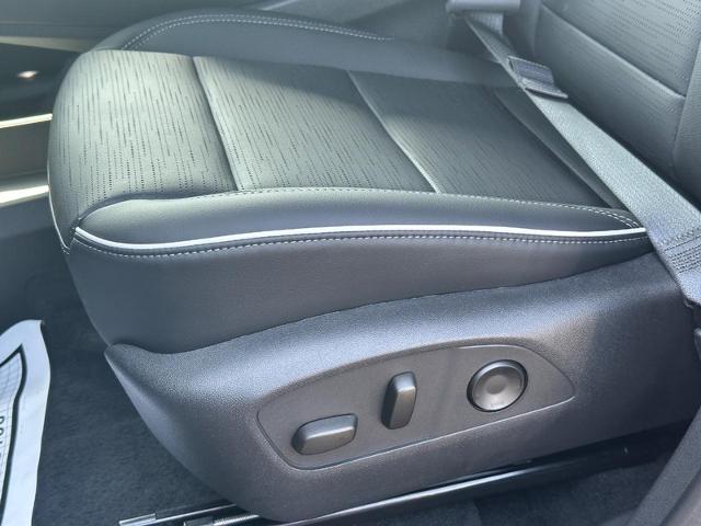 2025 Buick Enclave Vehicle Photo in COLUMBIA, MO 65203-3903