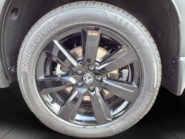 2025 Honda Pilot Vehicle Photo in Oshkosh, WI 54904