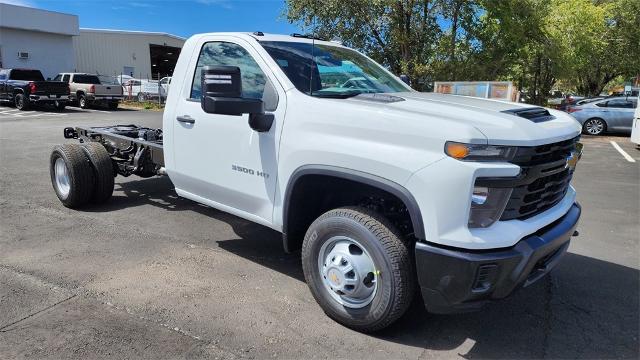 2025 Chevrolet Silverado 3500 HD Chassis Cab Vehicle Photo in FLAGSTAFF, AZ 86001-6214