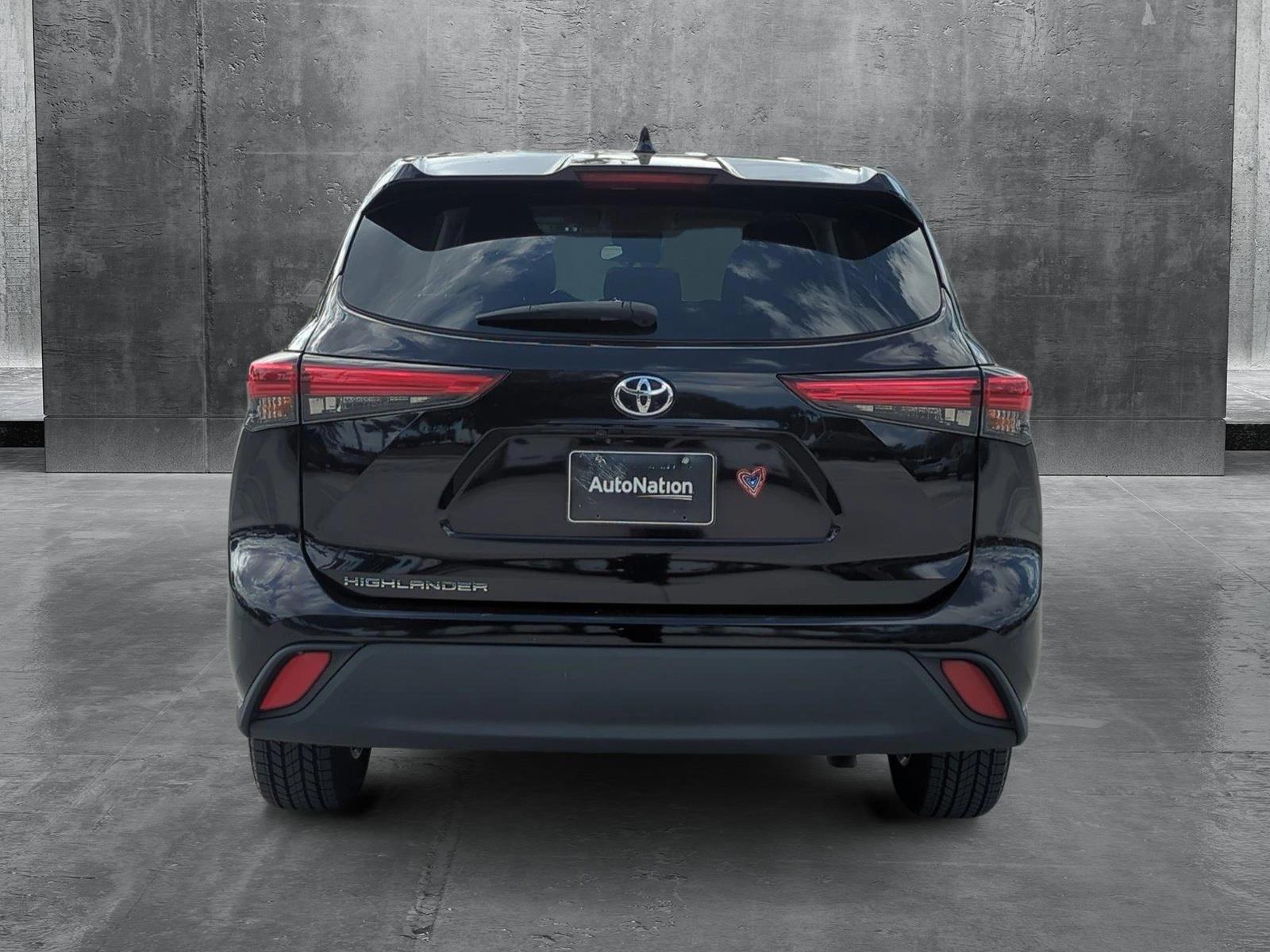 2020 Toyota Highlander Vehicle Photo in Pembroke Pines, FL 33027