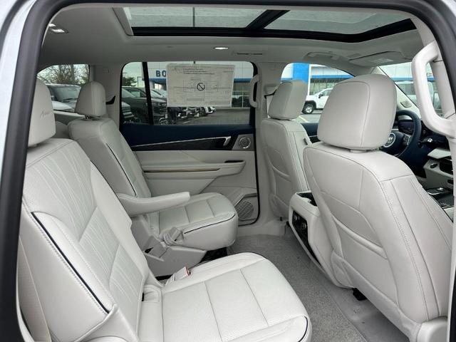 2025 Buick Enclave Vehicle Photo in COLUMBIA, MO 65203-3903
