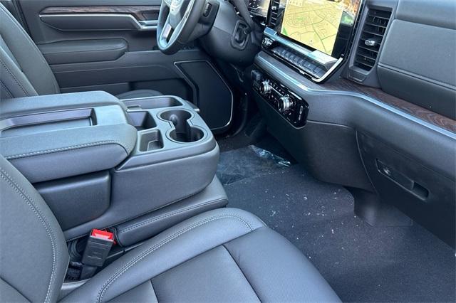2025 GMC Sierra 2500 HD Vehicle Photo in ELK GROVE, CA 95757-8703