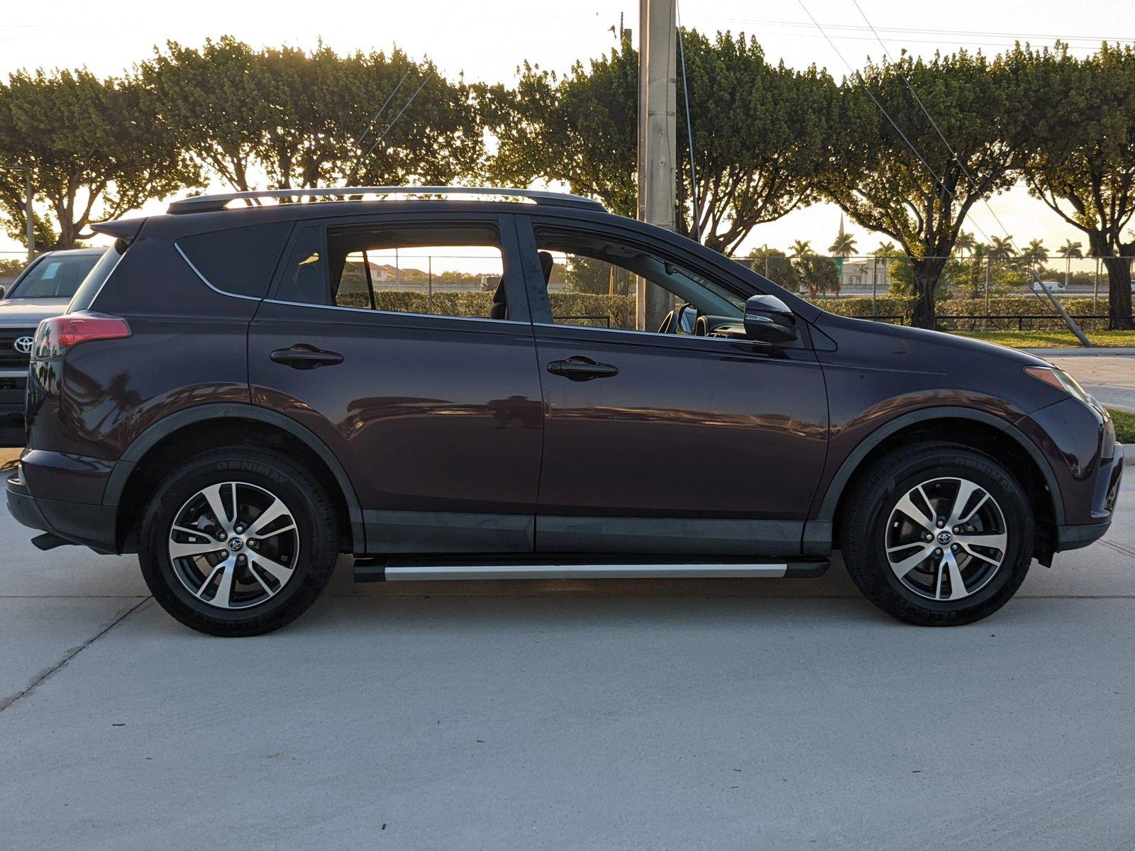 2017 Toyota RAV4 Vehicle Photo in Davie, FL 33331