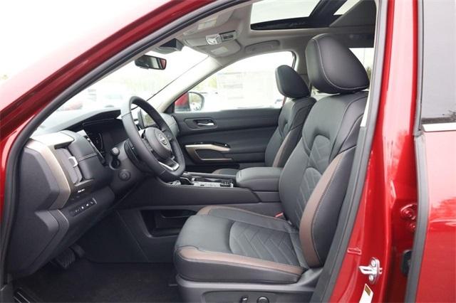2025 Nissan Pathfinder Vehicle Photo in Hazelwood, MO 63042
