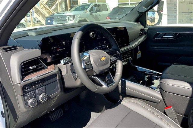 2025 Chevrolet Suburban Vehicle Photo in TOPEKA, KS 66609-0000