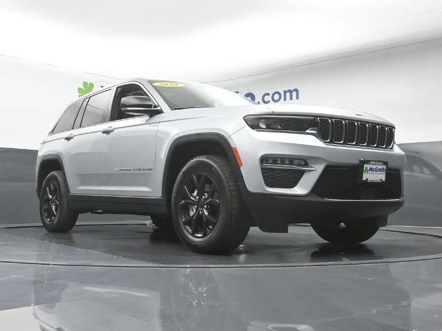 2024 Jeep Grand Cherokee Vehicle Photo in Cedar Rapids, IA 52402