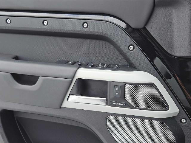 2024 Defender Vehicle Photo in AUSTIN, TX 78717
