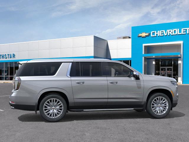 2025 Chevrolet Suburban Vehicle Photo in MOON TOWNSHIP, PA 15108-2571