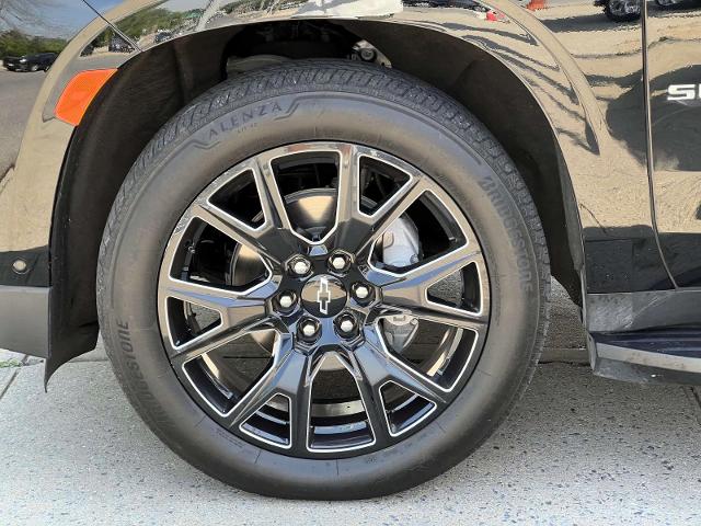 2023 Chevrolet Suburban Vehicle Photo in Roslyn, NY 11576