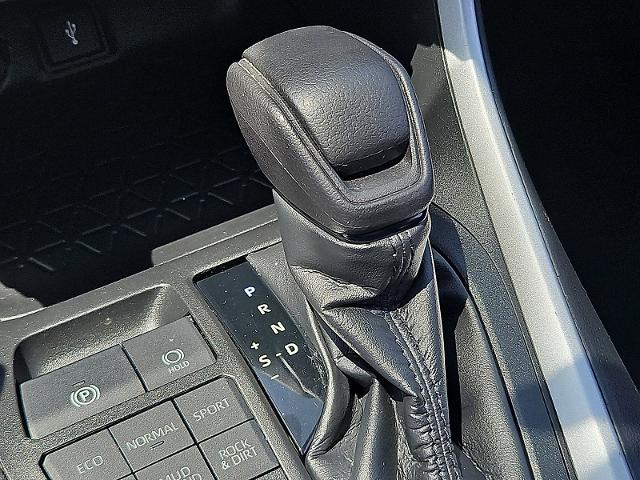 2021 Toyota RAV4 Vehicle Photo in TREVOSE, PA 19053-4984