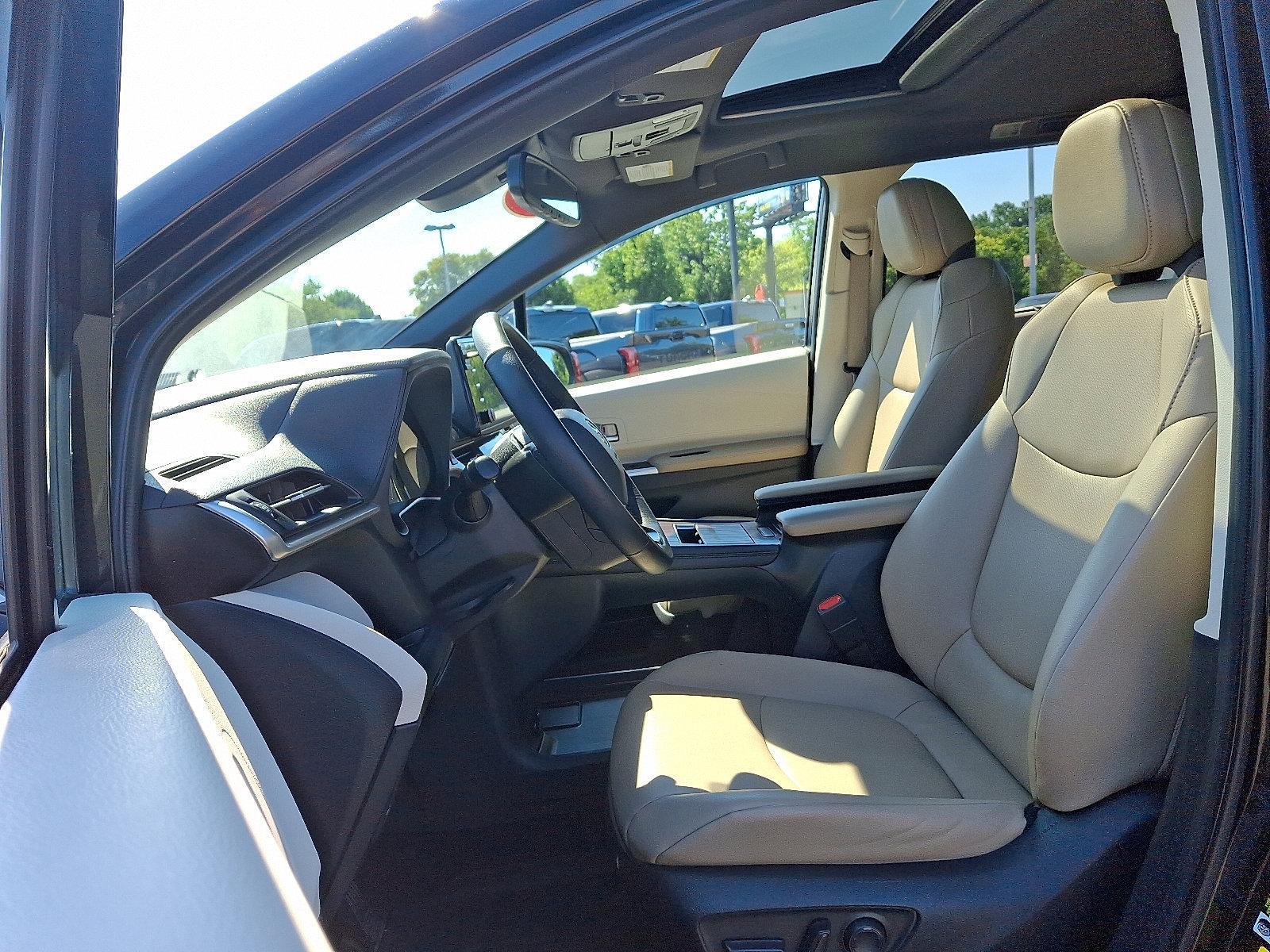 2022 Toyota Sienna Vehicle Photo in Trevose, PA 19053