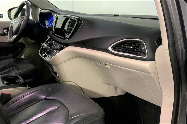 2022 Chrysler Pacifica Vehicle Photo in INDEPENDENCE, MO 64055-1314