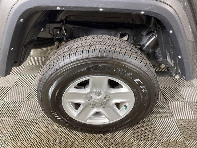2022 Jeep Gladiator Vehicle Photo in PHOENIX, AZ 85014-3381