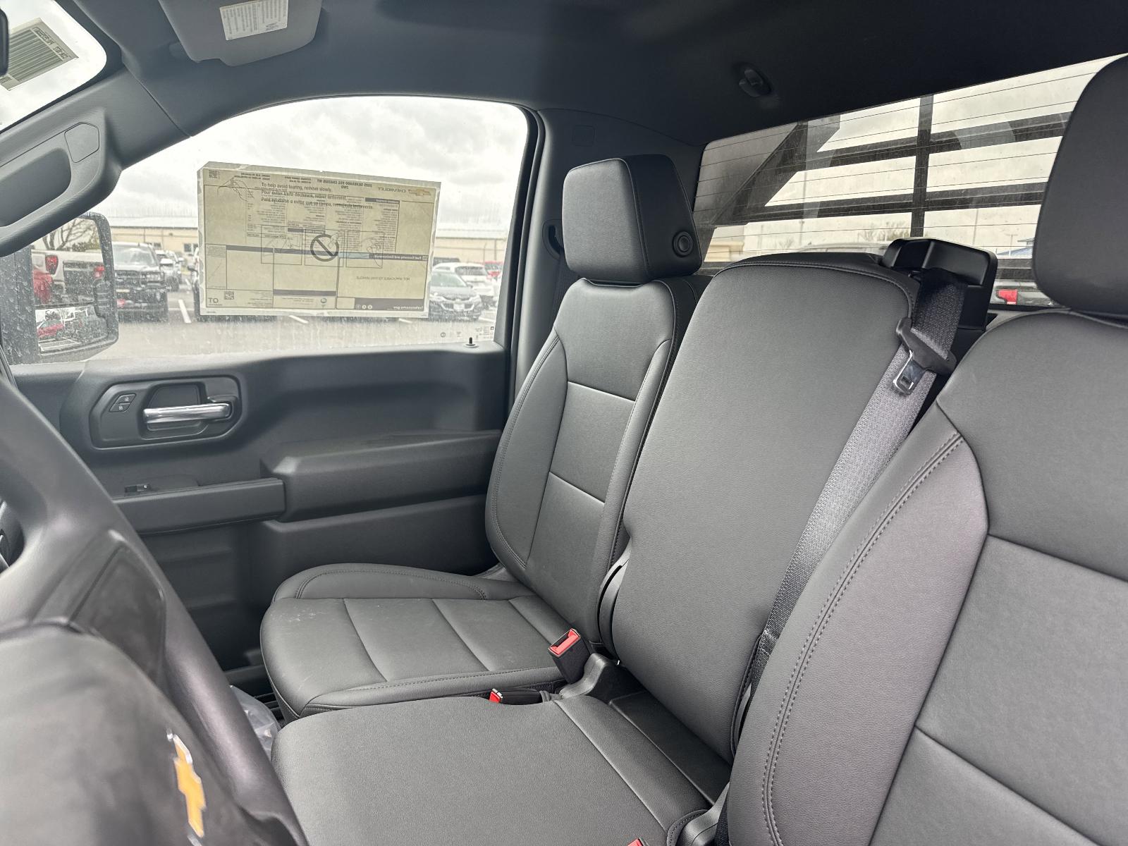 2025 Chevrolet Silverado 3500 HD Chassis Cab Vehicle Photo in GEORGETOWN, TX 78626-7508