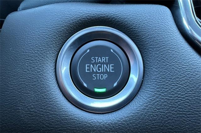 2025 GMC Canyon Vehicle Photo in ELK GROVE, CA 95757-8703