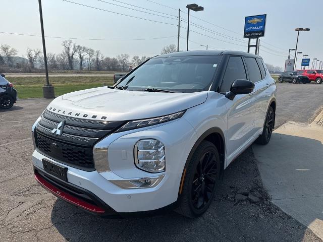 2023 Mitsubishi Outlander Vehicle Photo in MANHATTAN, KS 66502-5036