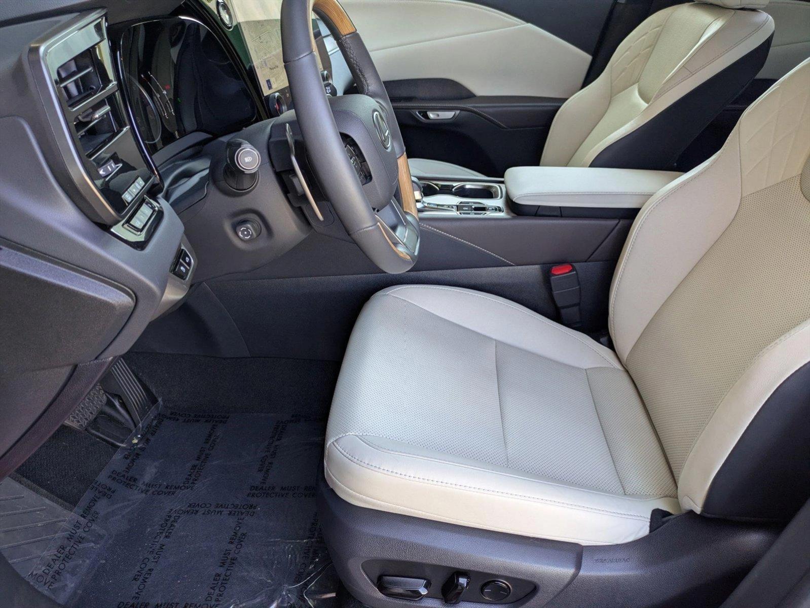 2024 Lexus RX Vehicle Photo in WEST PALM BEACH, FL 33407-3296