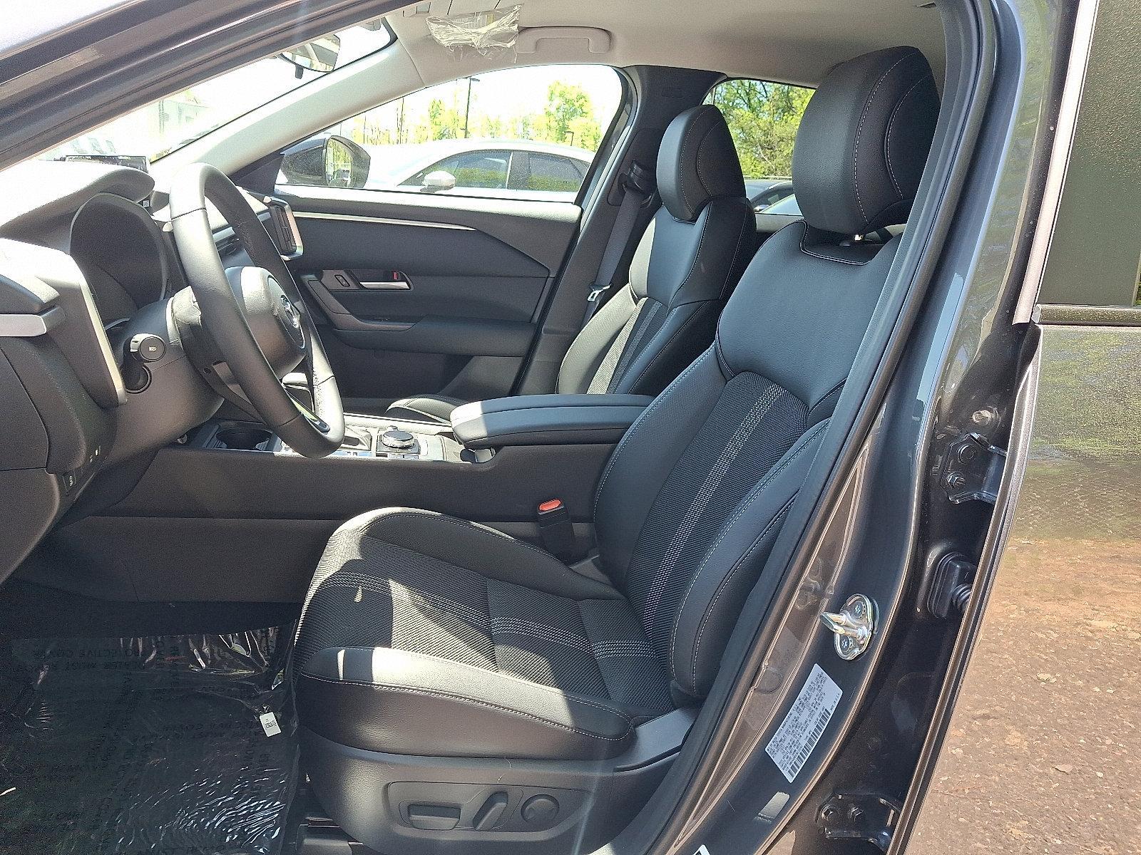 2025 Mazda CX-50 Hybrid Vehicle Photo in Trevose, PA 19053
