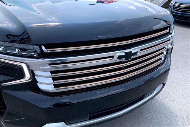 2024 Chevrolet Suburban Vehicle Photo in KANSAS CITY, MO 64114-4502