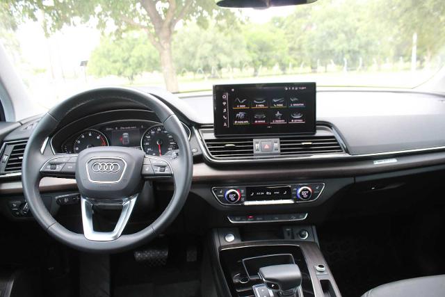 2024 Audi Q5 Vehicle Photo in HOUSTON, TX 77090