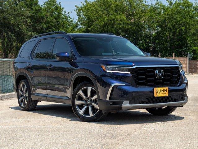 2025 Honda Pilot Vehicle Photo in San Antonio, TX 78230