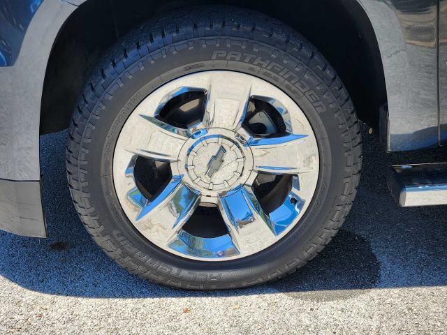 2019 Chevrolet Suburban Vehicle Photo in DENTON, TX 76210-9321