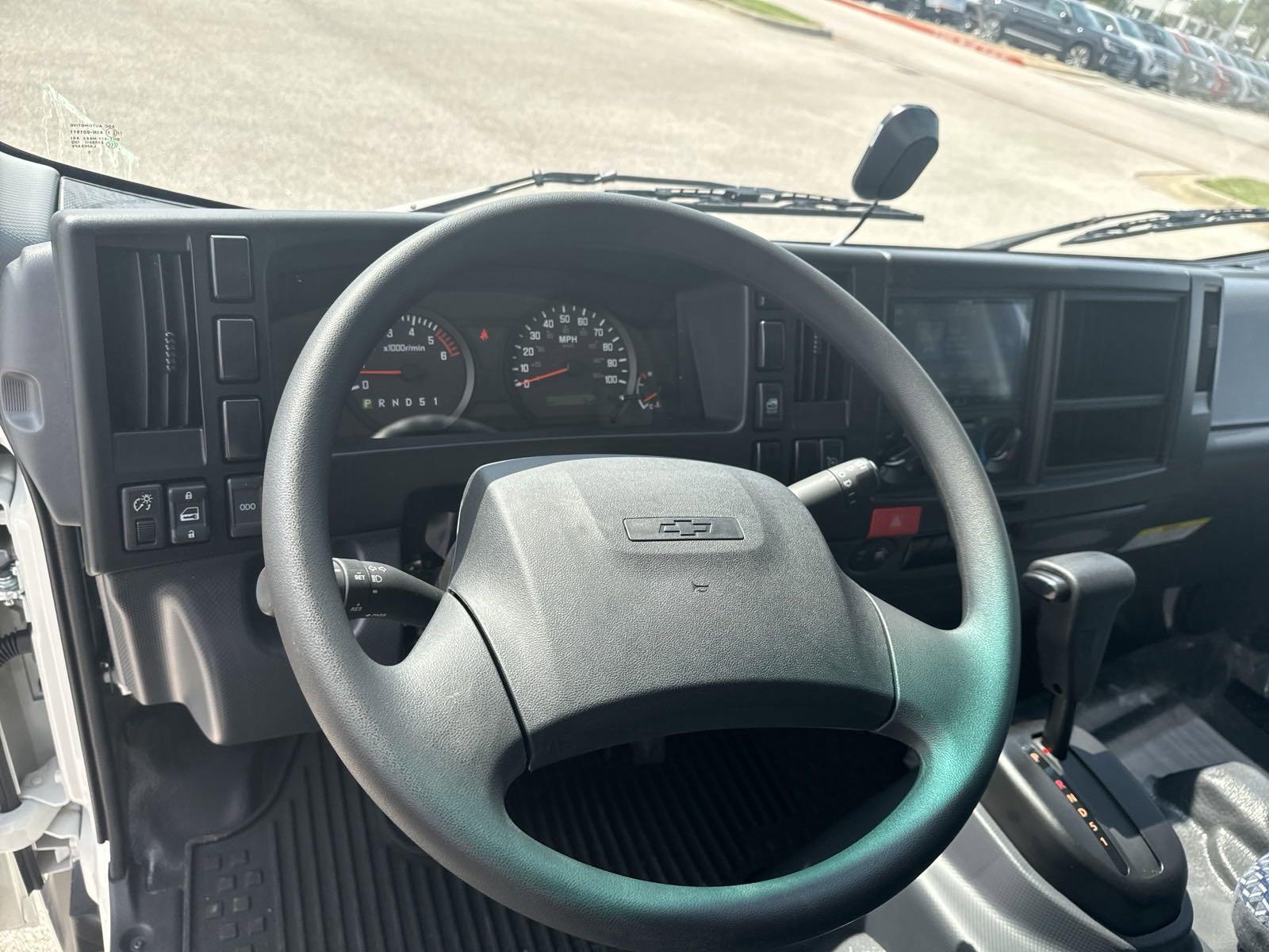 2025 Chevrolet Low Cab Forward 4500 Vehicle Photo in GEORGETOWN, TX 78626-7508