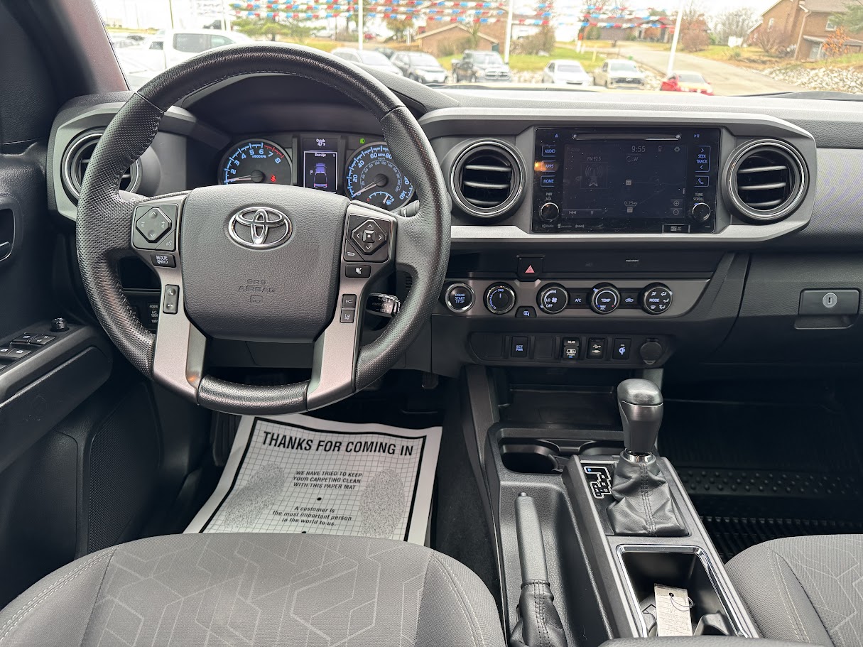 2019 Toyota Tacoma 4WD Vehicle Photo in BOONVILLE, IN 47601-9633