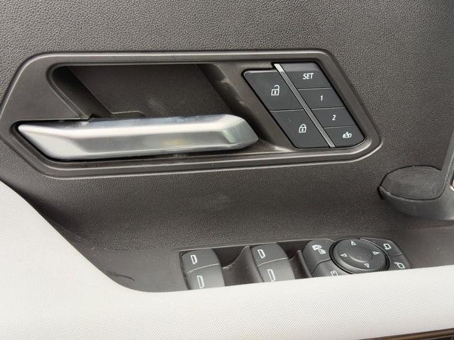 2024 GMC HUMMER EV SUV Vehicle Photo in COLUMBIA, MO 65203-3903