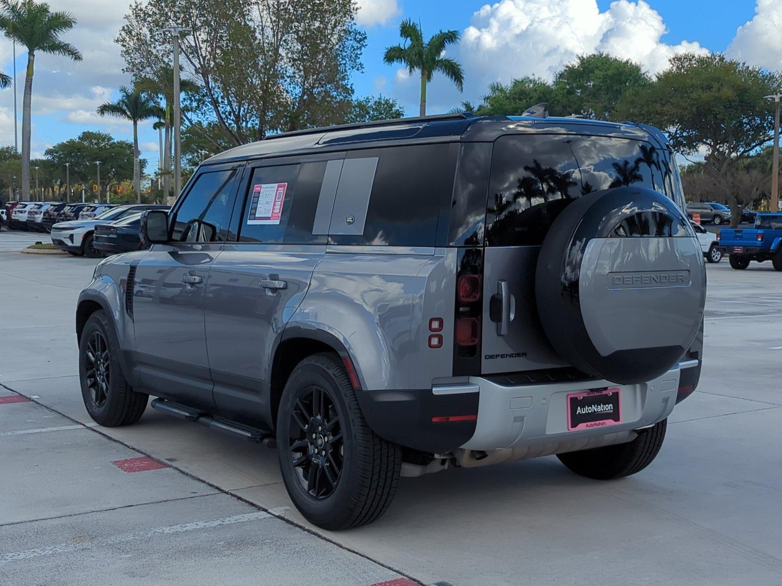 2023 Land Rover Defender Vehicle Photo in WEST PALM BEACH, FL 33407-3296