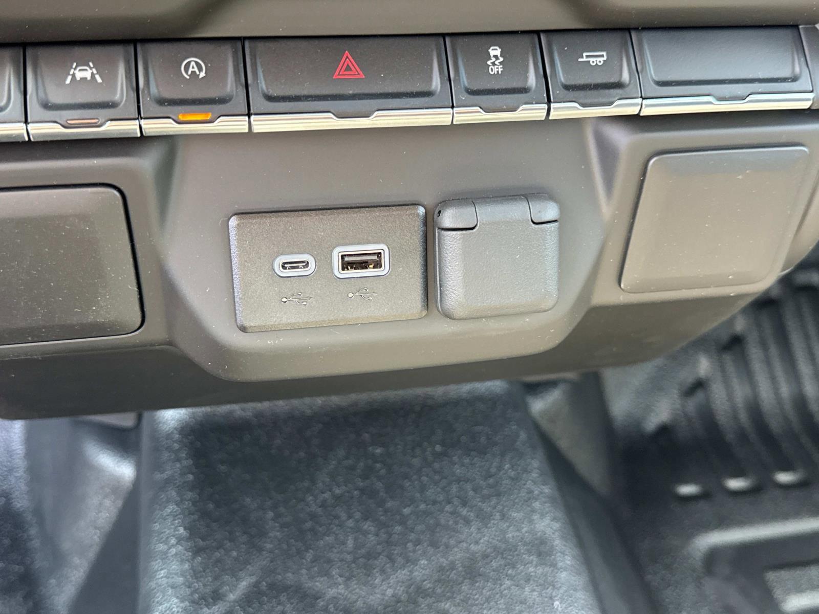 2025 Chevrolet Silverado 1500 Vehicle Photo in LOS ANGELES, CA 90007-3794