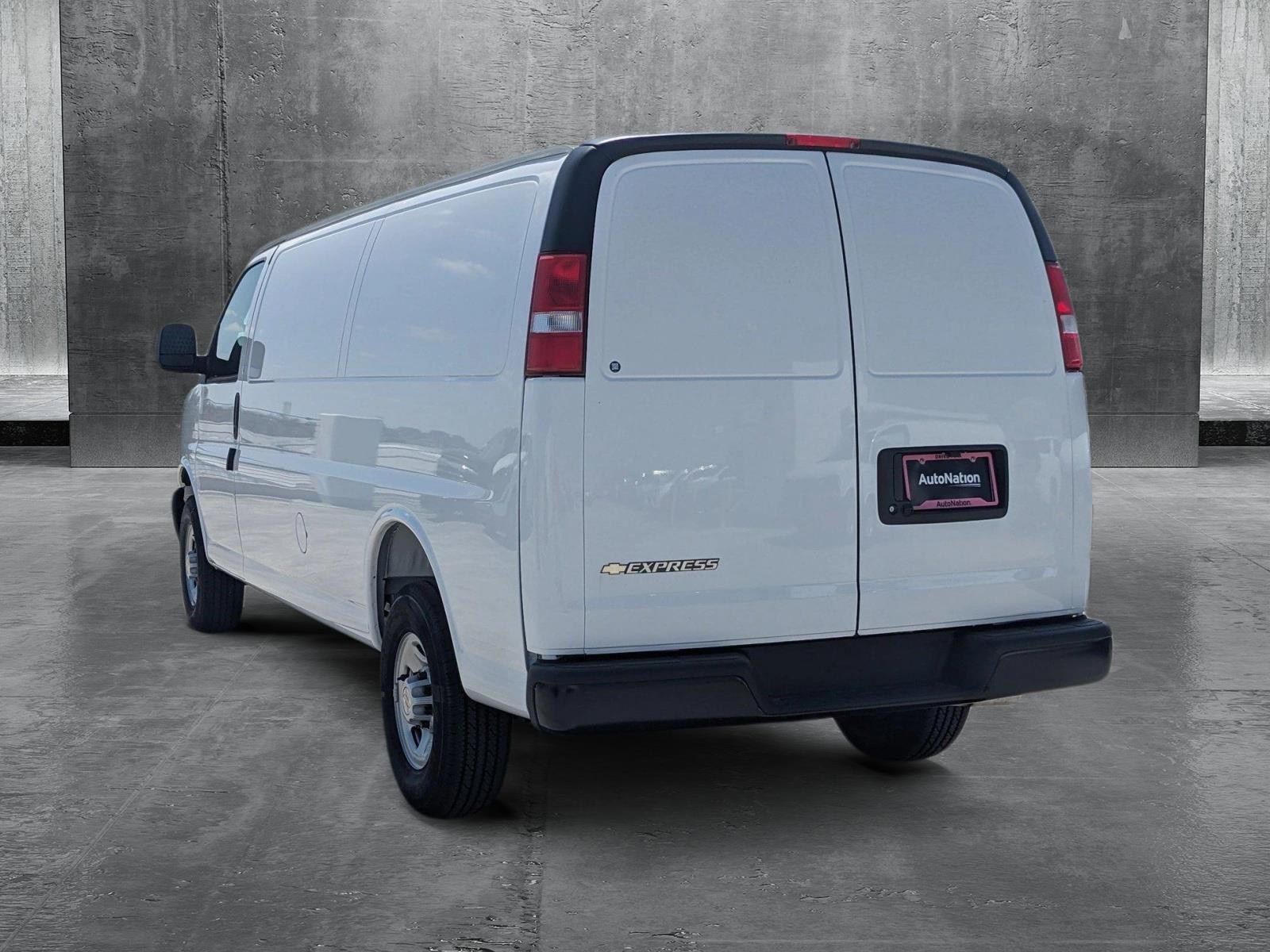 2025 Chevrolet Express Cargo 2500 Vehicle Photo in MIAMI, FL 33172-3015