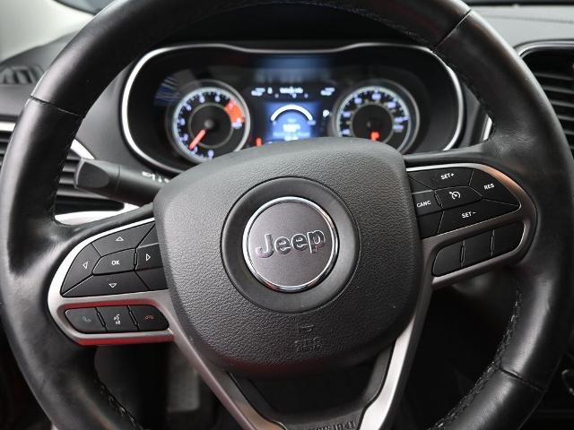 2019 Jeep Cherokee Vehicle Photo in Cedar Rapids, IA 52402