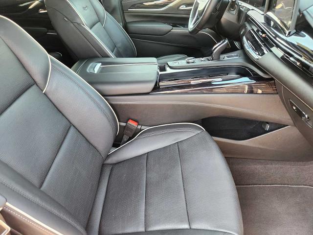 2022 Cadillac Escalade Vehicle Photo in DENTON, TX 76210-9321