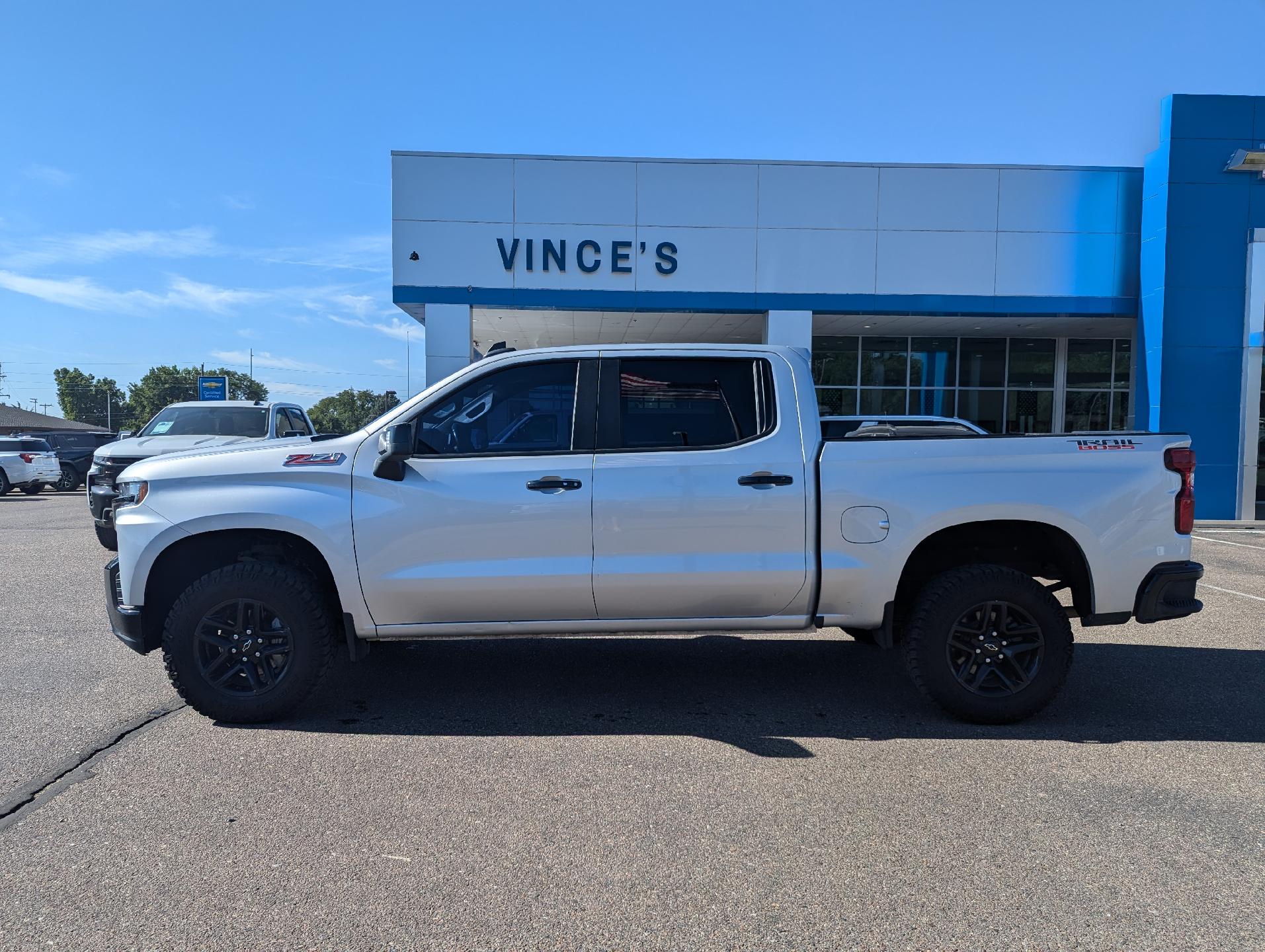 Used 2021 Chevrolet Silverado 1500 LT Trail Boss with VIN 3GCPYFEDXMG214663 for sale in Burlington, CO