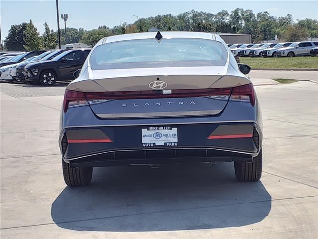 2024 Hyundai ELANTRA Vehicle Photo in Peoria, IL 61615