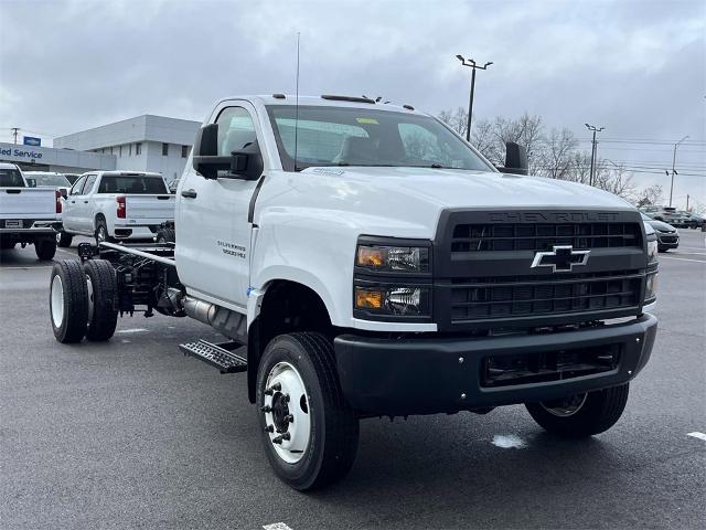 Select 2024 Chevrolet Silverado 5500 HD