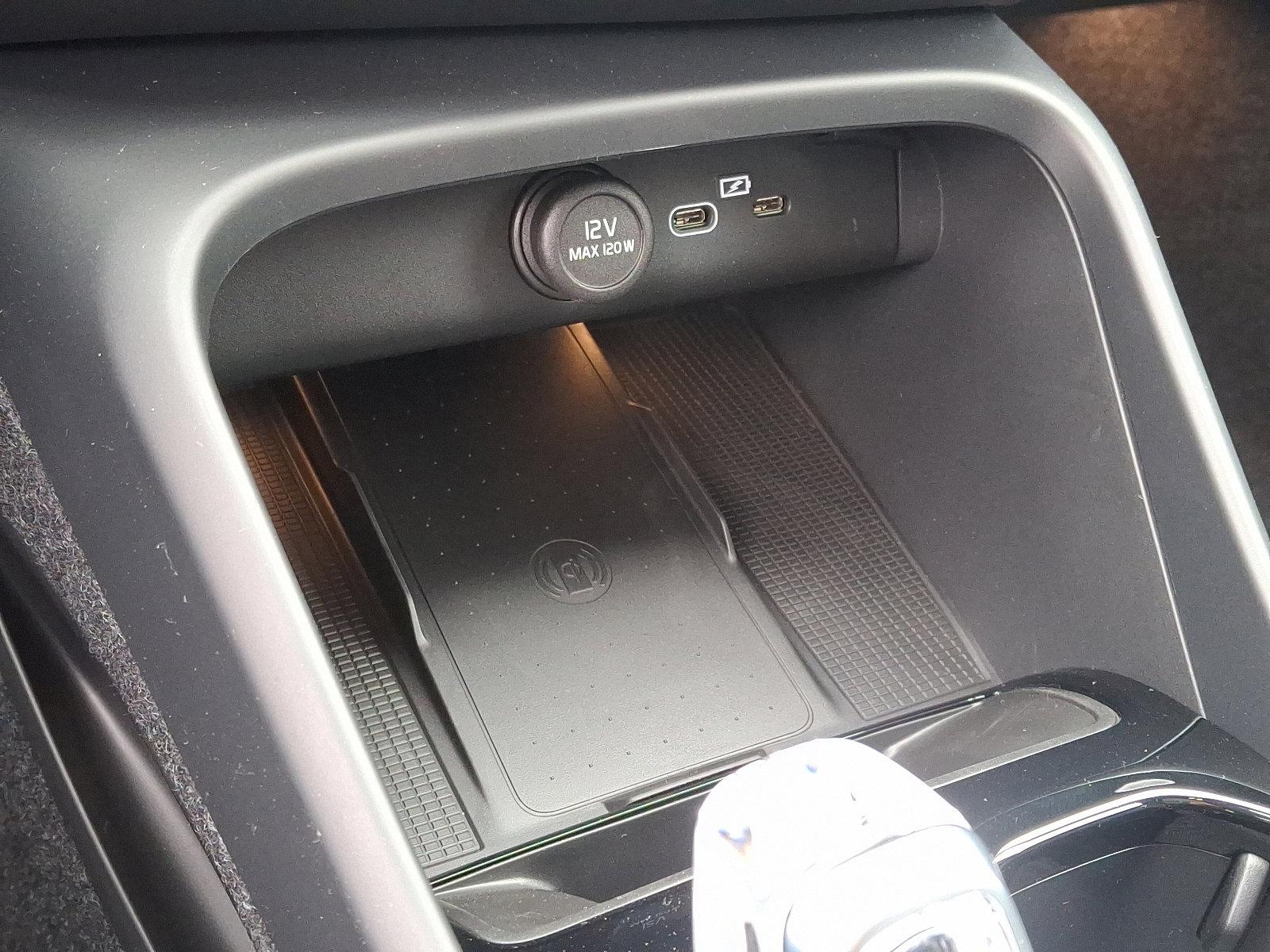 2025 Volvo XC40 Vehicle Photo in Trevose, PA 19053