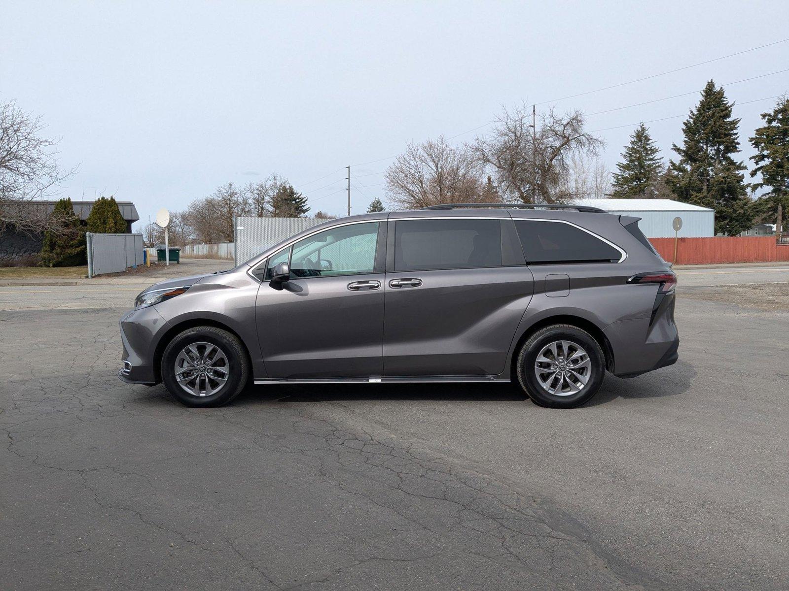 2023 Toyota Sienna Vehicle Photo in Spokane Valley, WA 99212