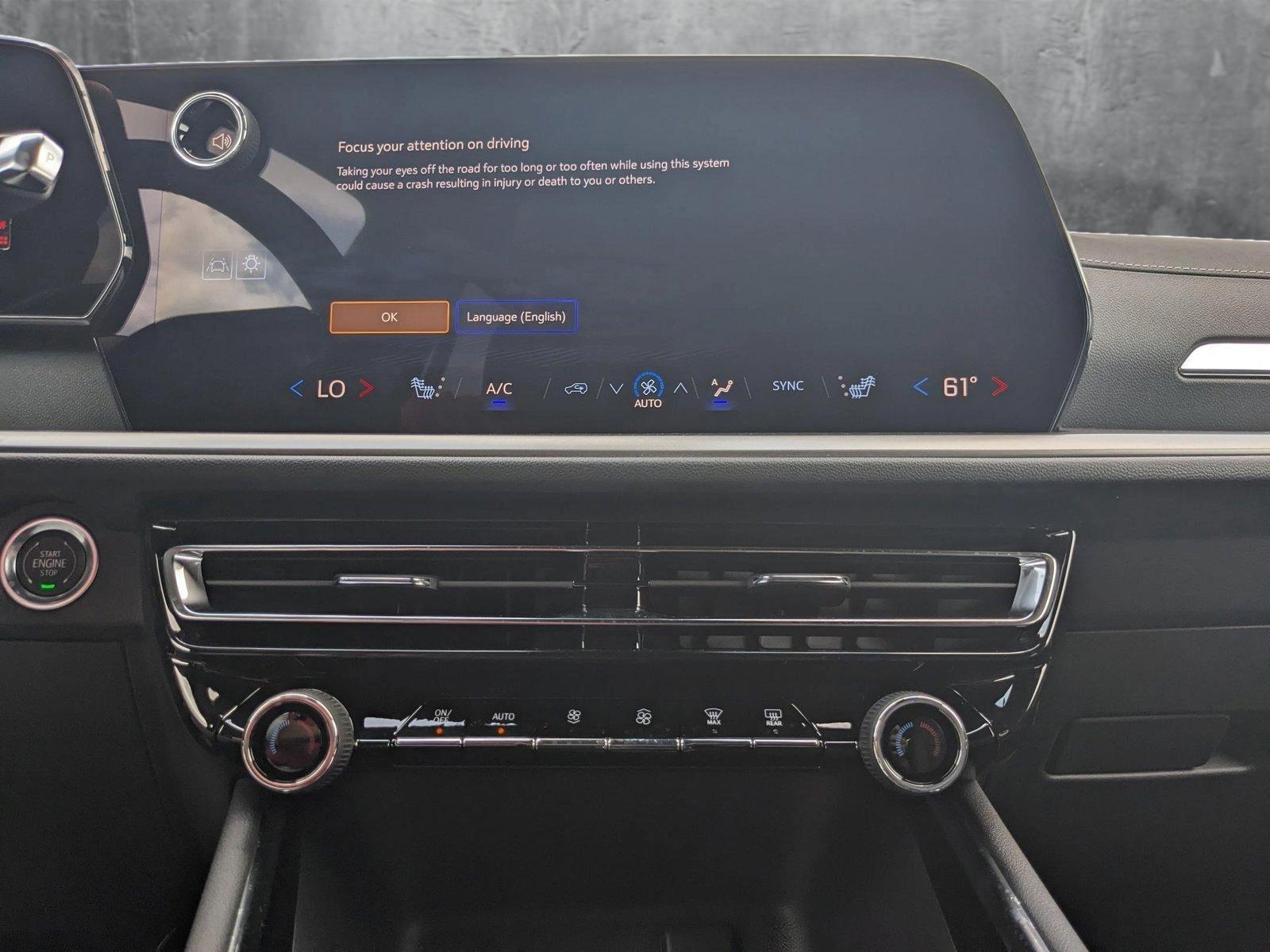 2025 Chevrolet Traverse Vehicle Photo in MIAMI, FL 33172-3015