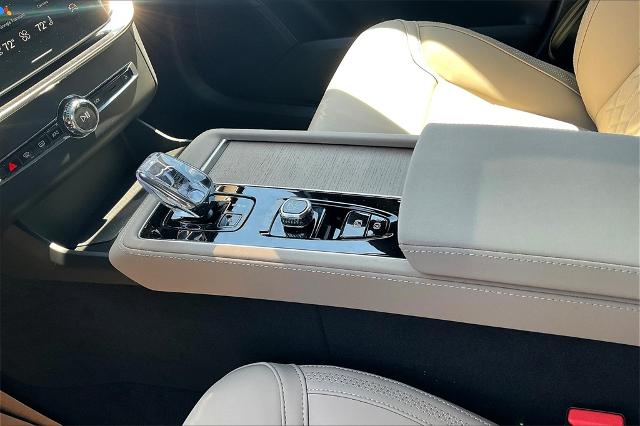 2025 Volvo XC90 Vehicle Photo in Grapevine, TX 76051