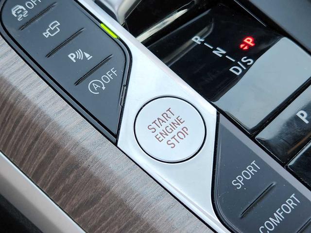 2025 BMW 330i Vehicle Photo in PLANO, TX 75024
