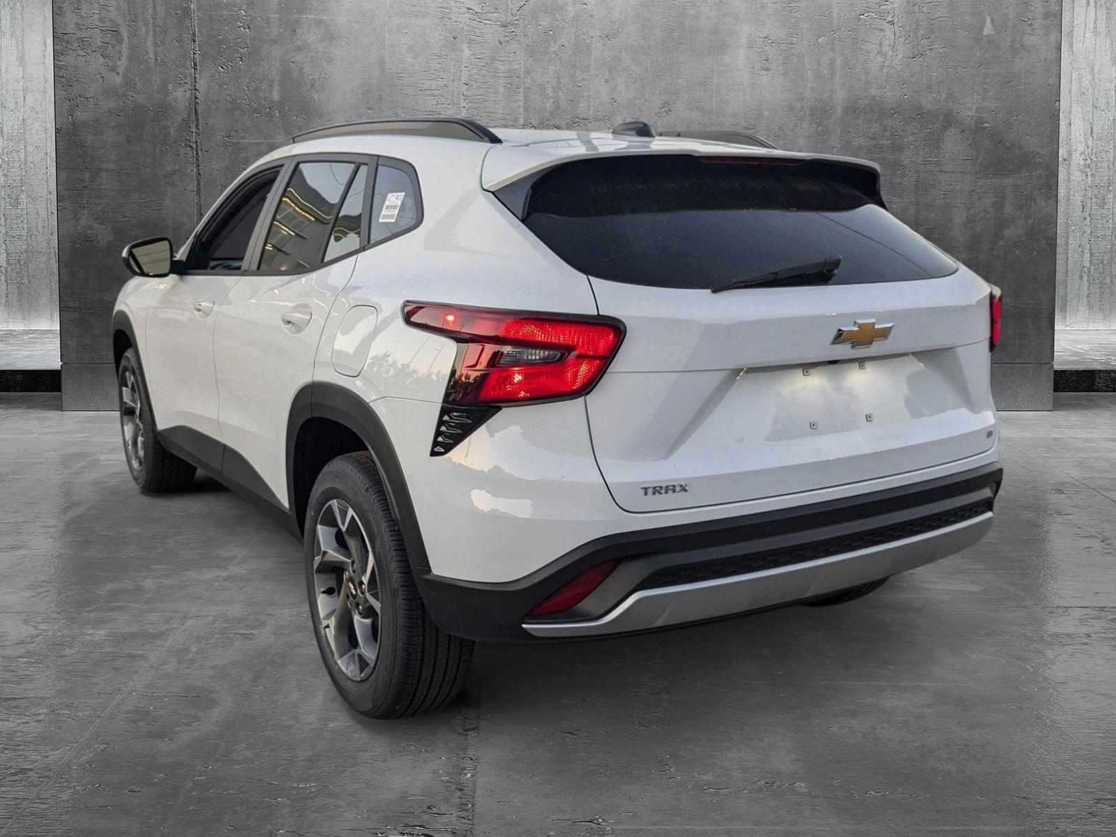2025 Chevrolet Trax Vehicle Photo in GREENACRES, FL 33463-3207