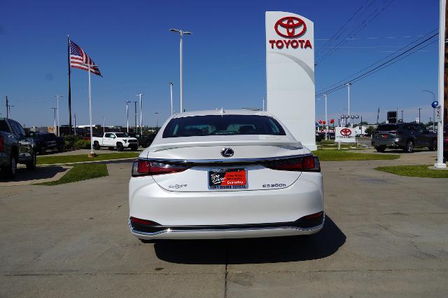 2021 Lexus ES 300h Vehicle Photo in Riverdale, UT 84405