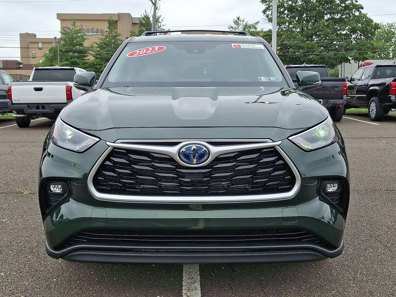 2023 Toyota Highlander Vehicle Photo in Trevose, PA 19053