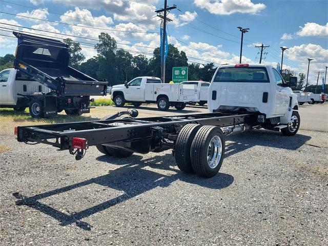 2024 Chevrolet Silverado 6500 HD Vehicle Photo in MILFORD, DE 19963-6122