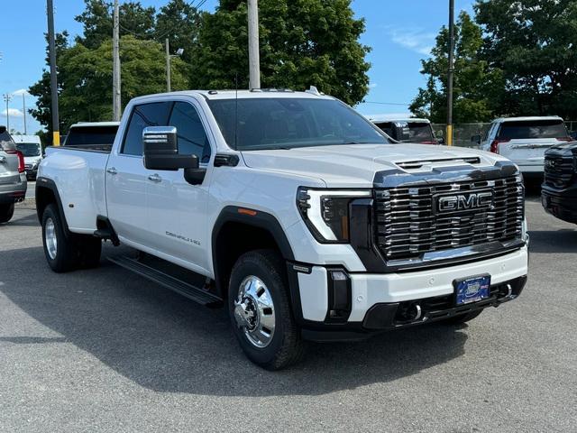 2024 GMC Sierra 3500HD Vehicle Photo in LOWELL, MA 01852-4336